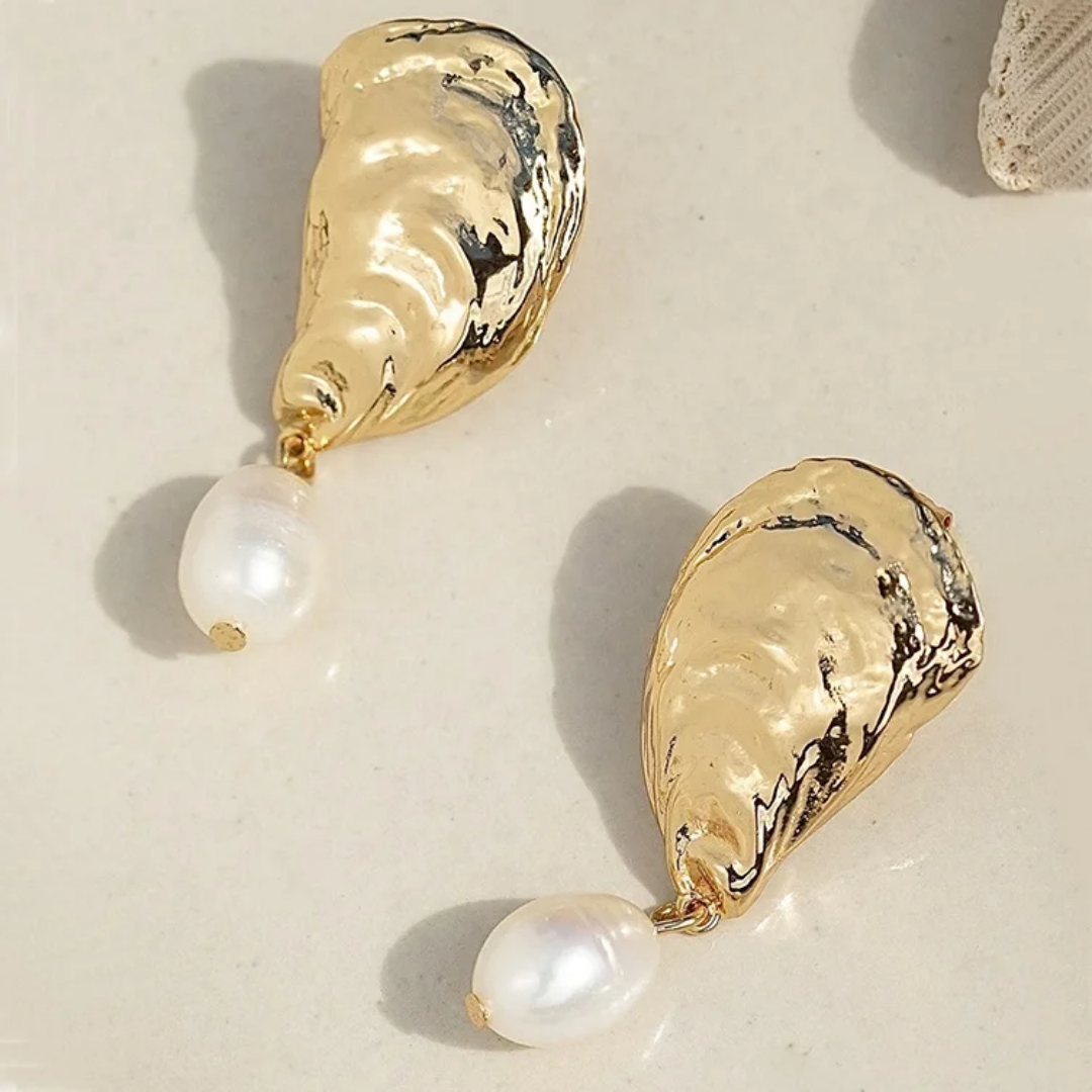 Cove Freshwater Pearl Earrings