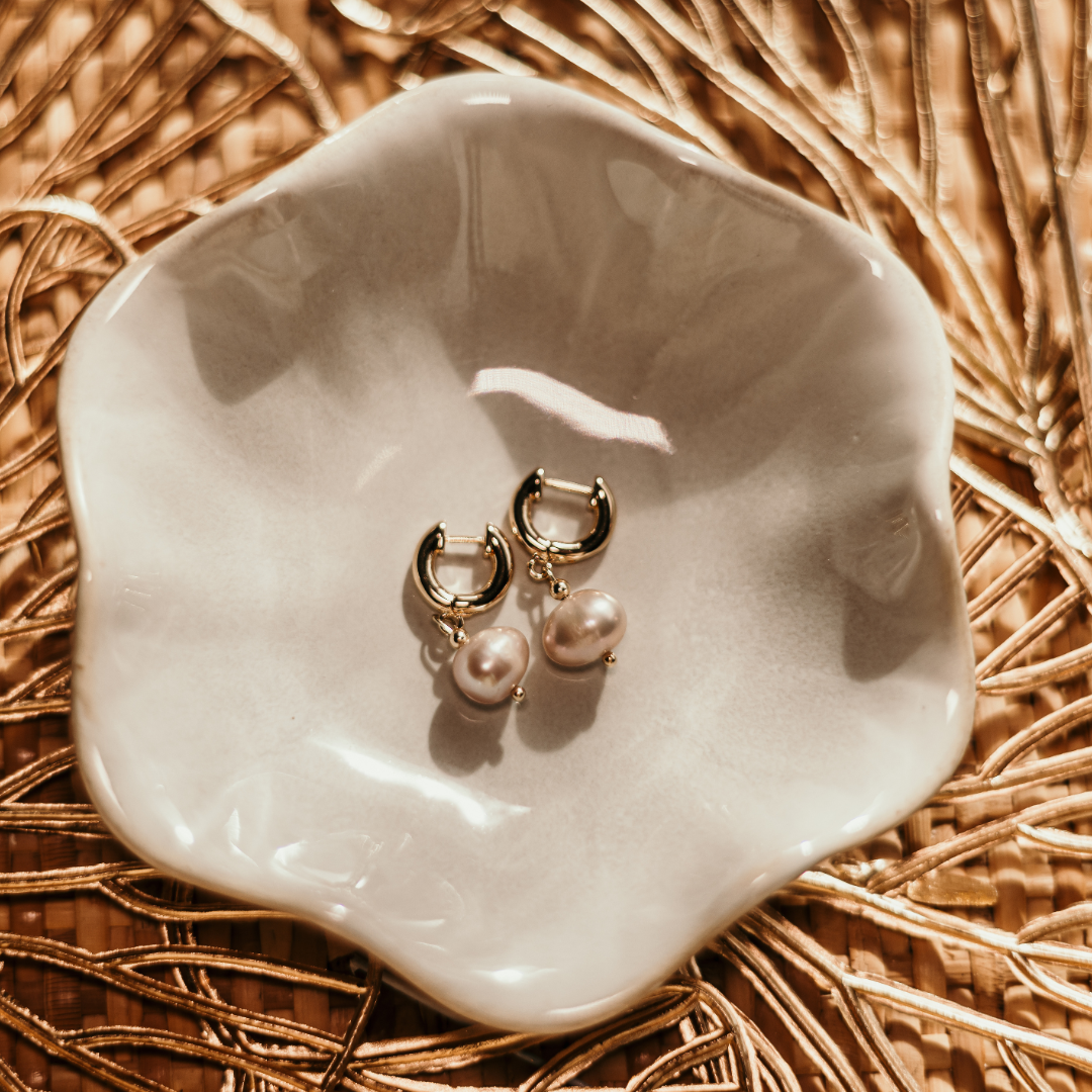 Selene Freshwater Peal Huggies