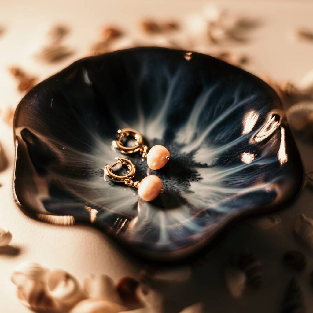 Selene Freshwater Peal Huggies