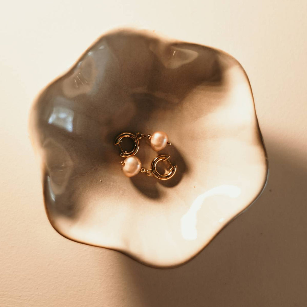 Selene Freshwater Peal Huggies