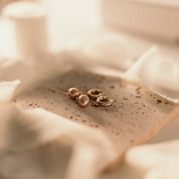 Selene Freshwater Peal Huggies